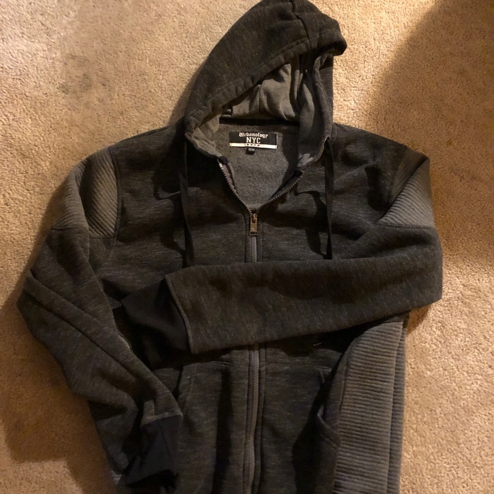 Men’s Urbanology zip-up hoodie Size M